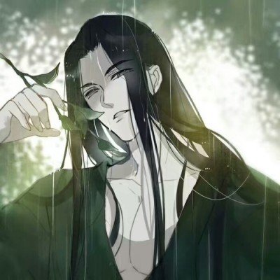 独臂店主免费为七旬老人修亡子手机